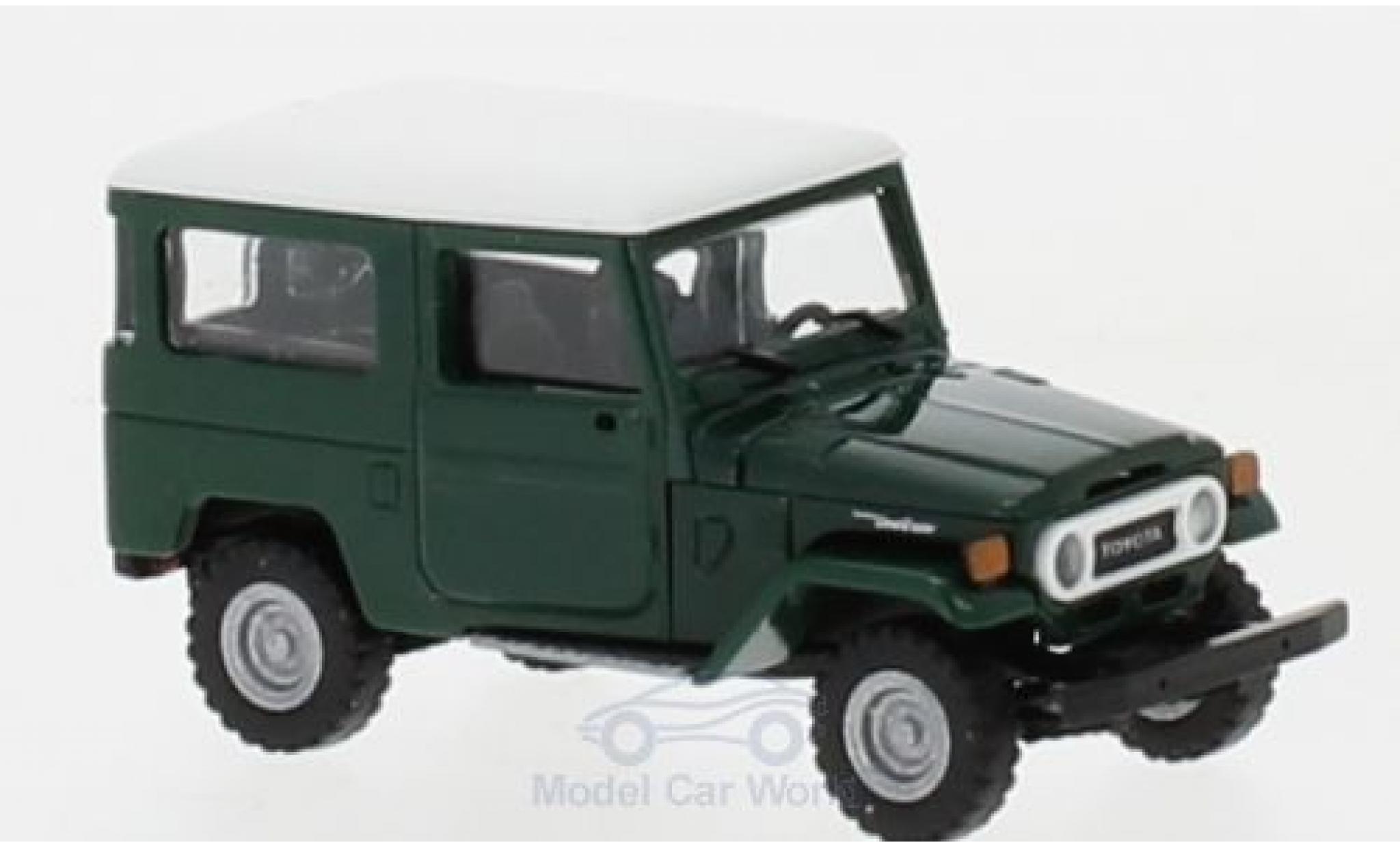 Toyota Land Cruiser 1/87 Busch J4 green/white diecast model cars