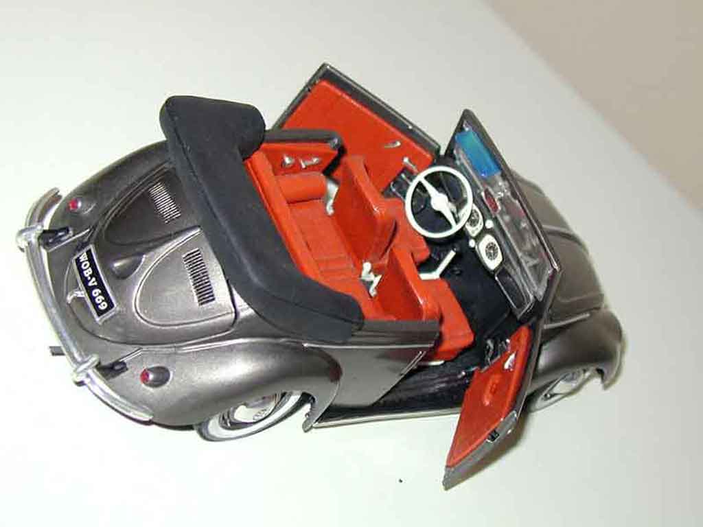 Volkswagen Kafer Base Coccinelle Cabriolet 51 grey metallisee 1/18 Maisto