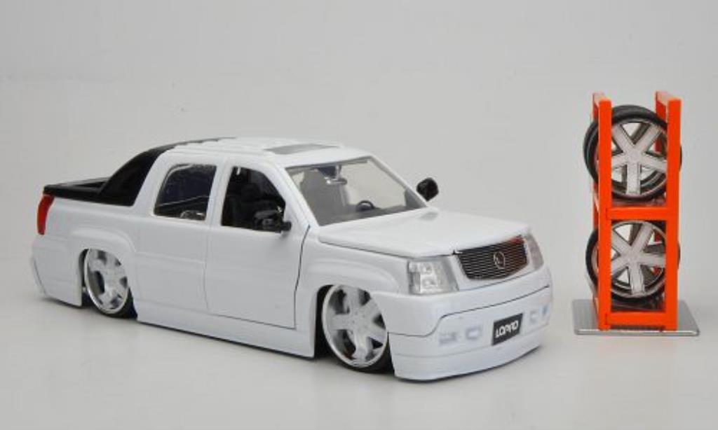 Cadillac Escalade 1/24 Jada Toys EXT Tuning white 2002 diecast model cars