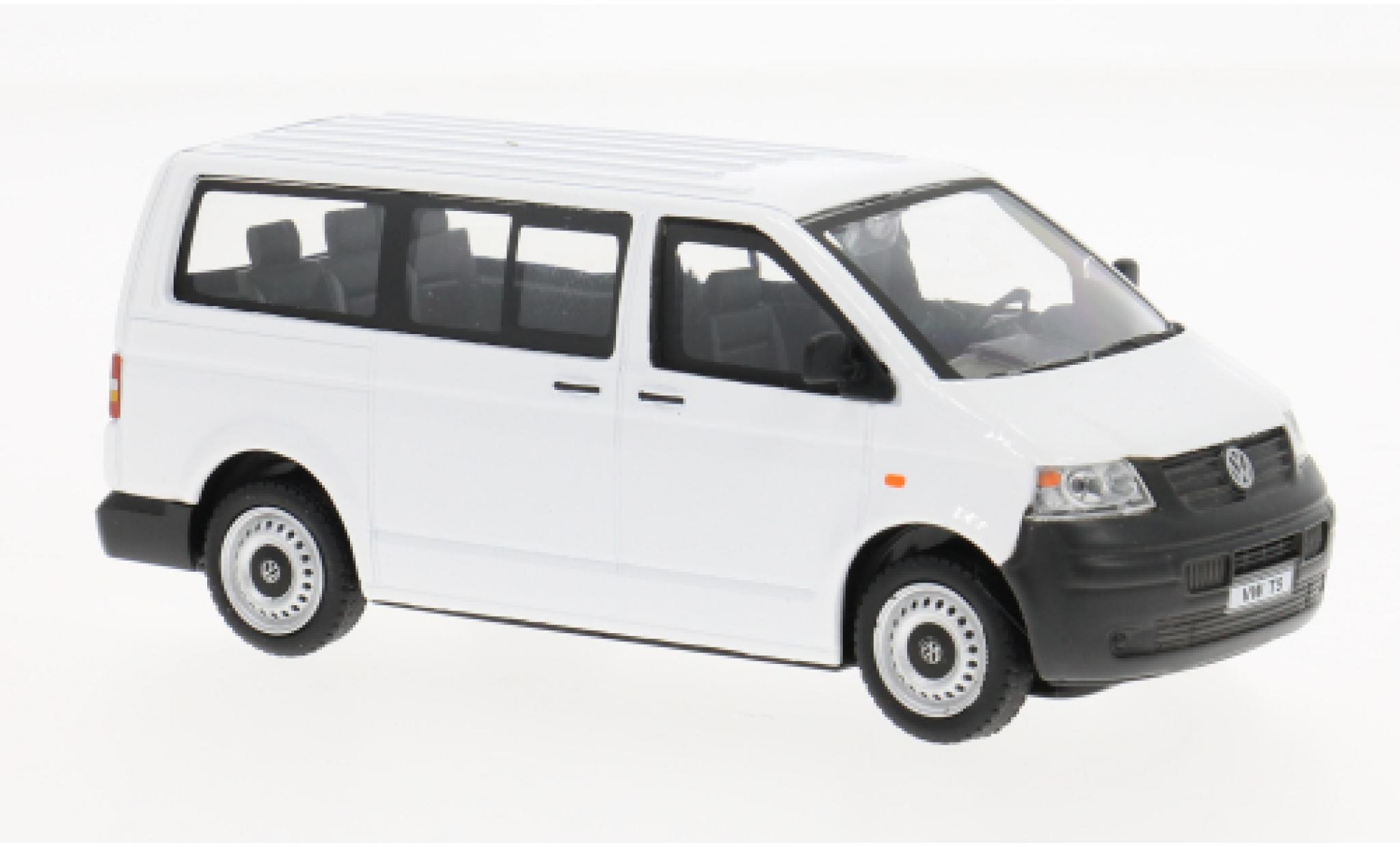 Volkswagen T5 1/43 Cararama white 2010 1:43 diecast model cars