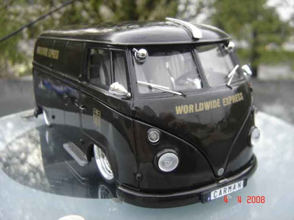 Volkswagen Combi Base ups 1/18 Solido