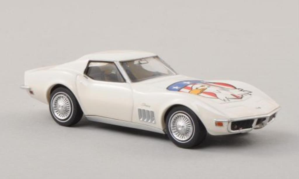 Chevrolet Corvette C3 1/87 Brekina C3 American Eagle white mit Dekor auf Motorhaube diecast model cars