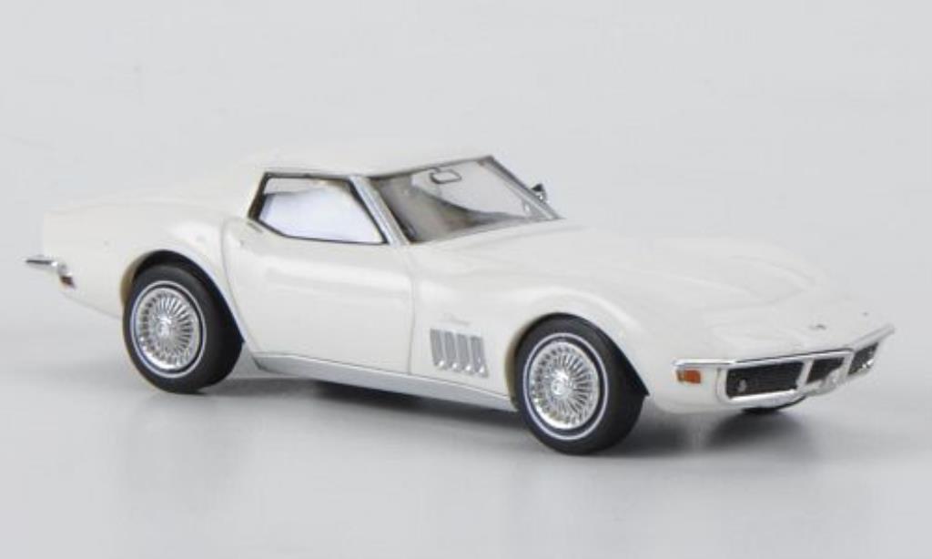 Chevrolet Corvette C3 1/87 Brekina C3 white diecast model cars