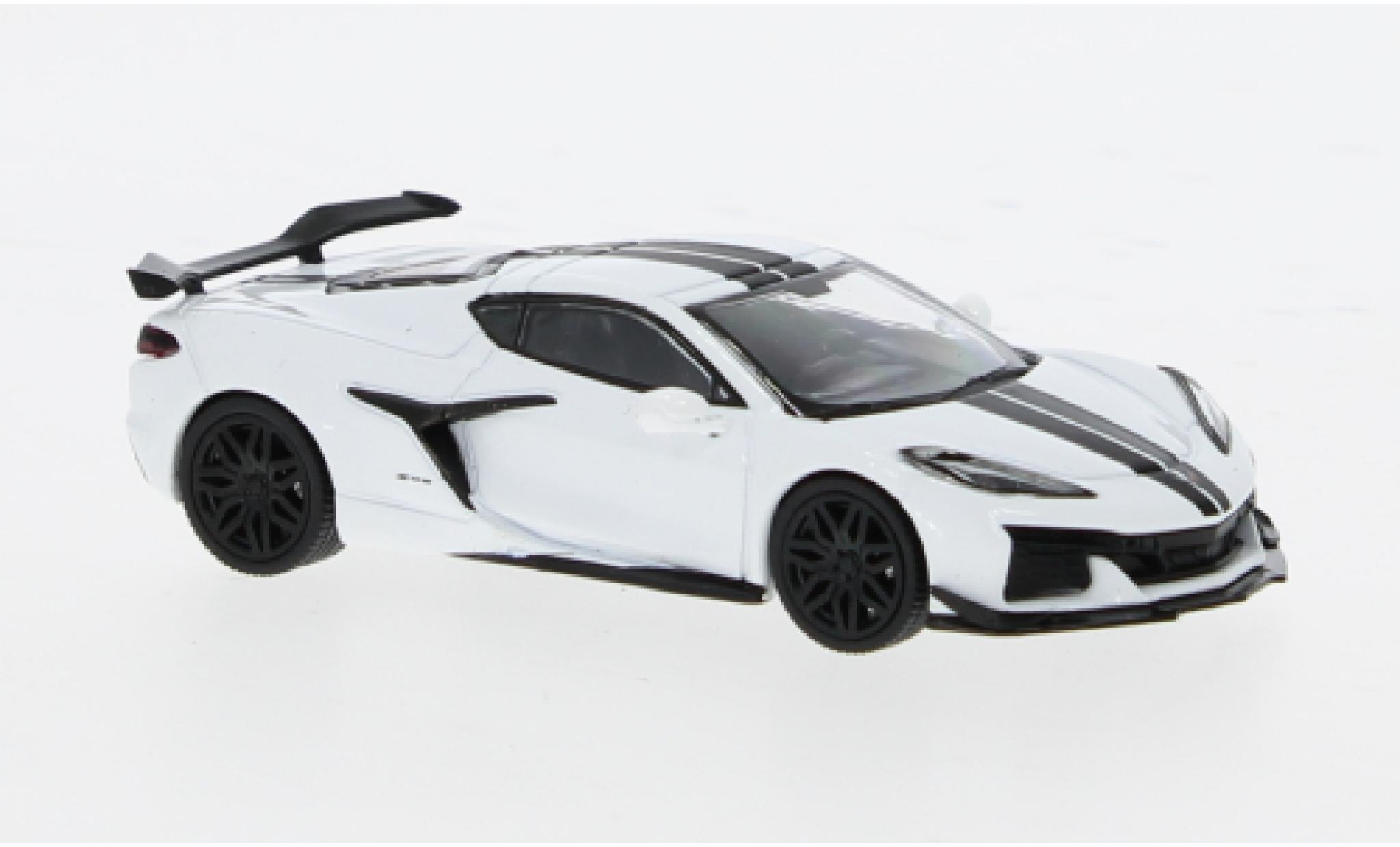 Chevrolet Corvette 1/64 Mini GT Z06 white 1:64 diecast model cars