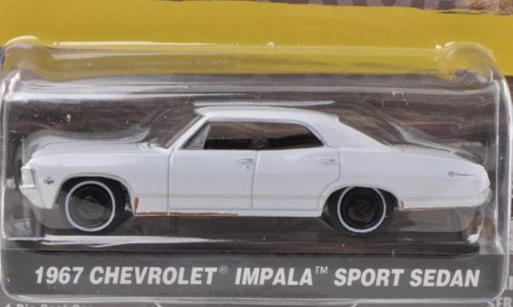 Chevrolet Impala 1/64 Greenlight Sport Sedan white 1967 diecast model cars