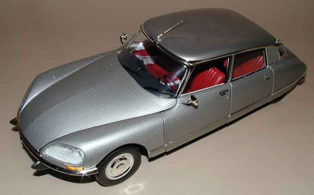 Citroen DS 21 cabriolet 4 portes red lucifer 1/18 Norev