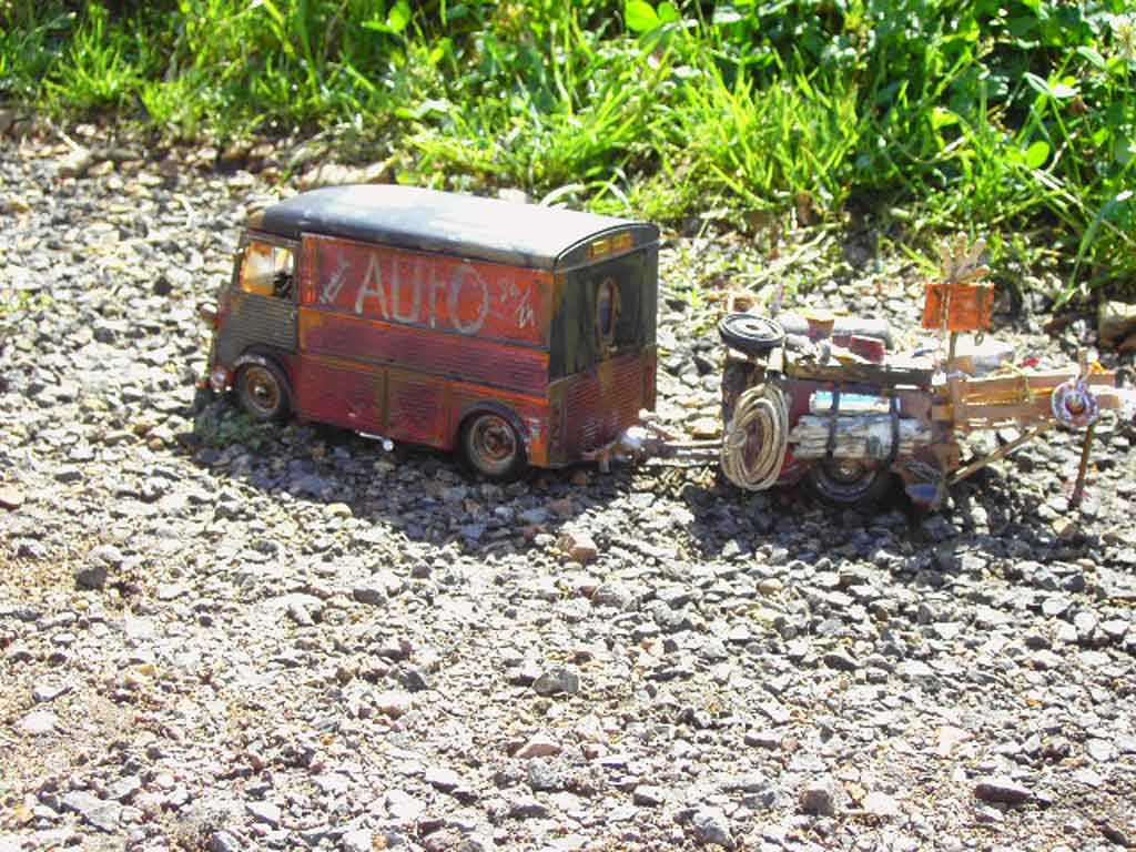 Citroen HY Fourgonnette rouille et remorque 1/18 Solido