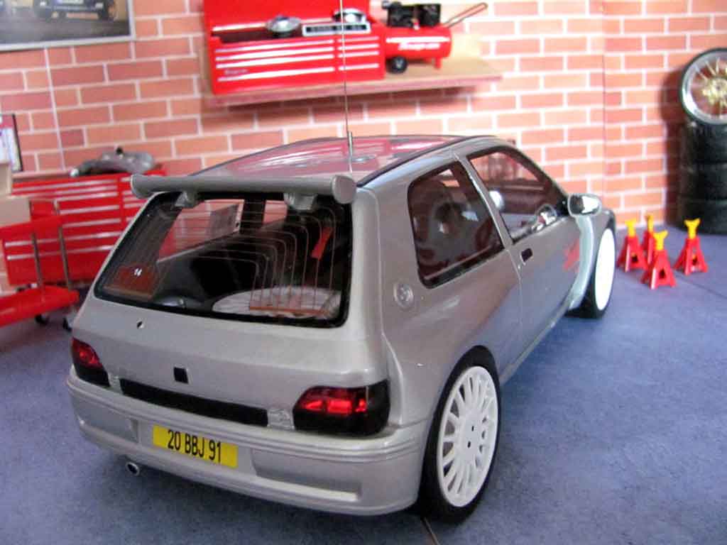 Renault Clio Maxi plain body jantes oz 19 pouces 1/18 Ottomobile