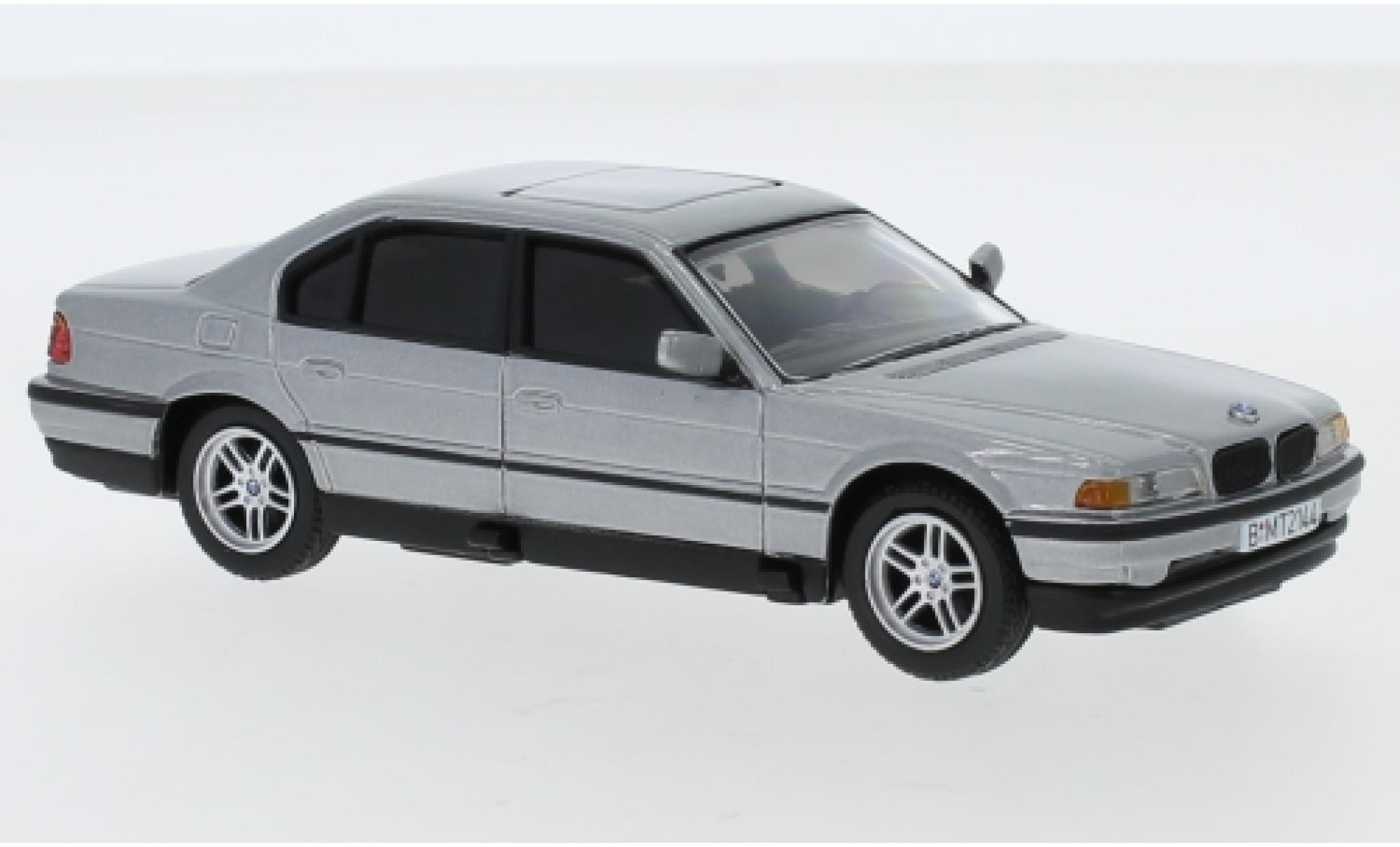 Bmw 750 1/36 Corgi iL (E38) metallic grey James Bond 007 Tomorrow Never Dies avec fonction diecast model cars