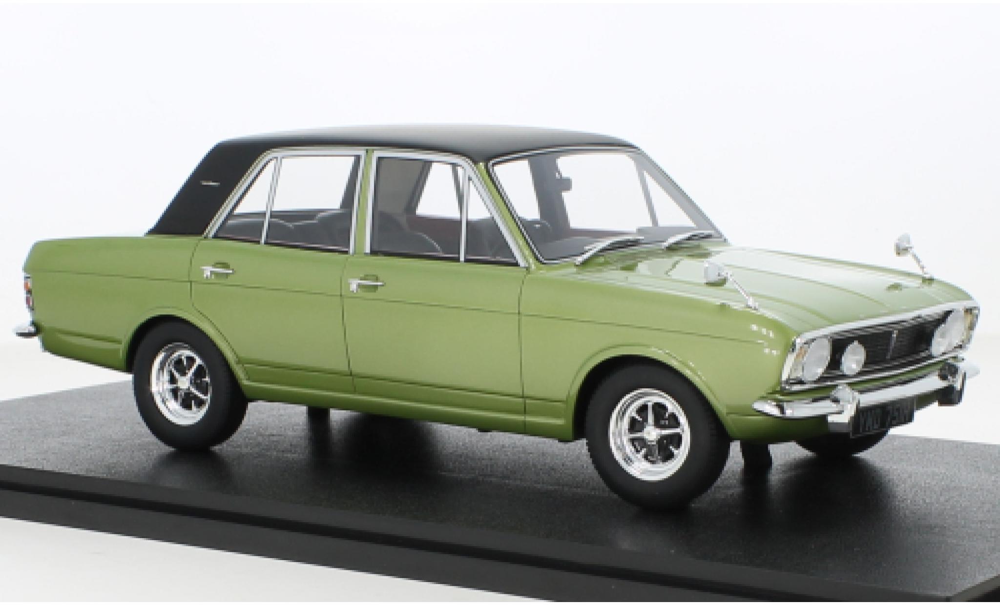 Ford Cortina 1/18 Cult Scale Models 1600E metallise green/black RHD 1970 diecast model cars