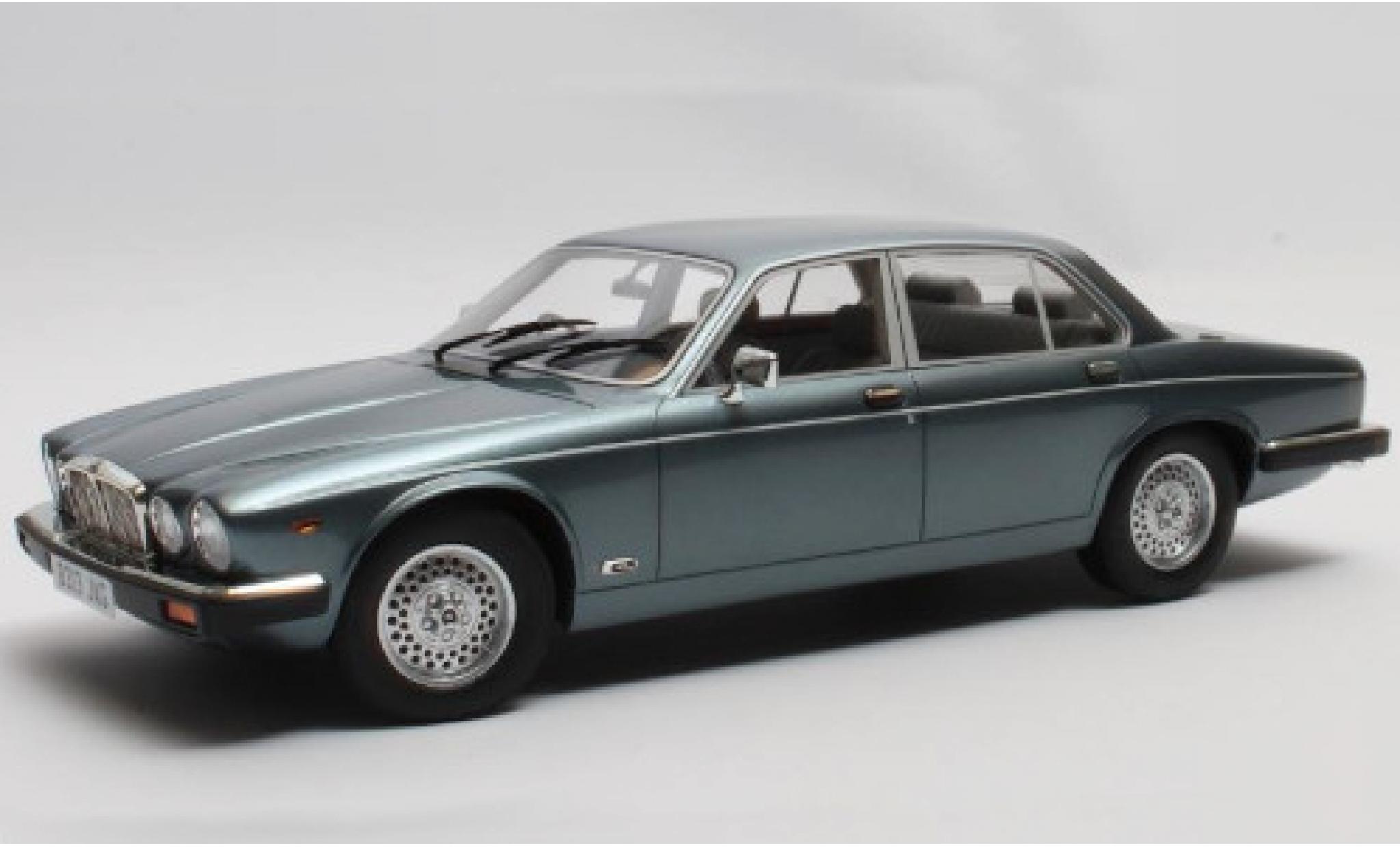 Jaguar XJ 1/18 Cult Scale Models SIII Sovereign metallic blue clair RHD 1983 diecast model cars