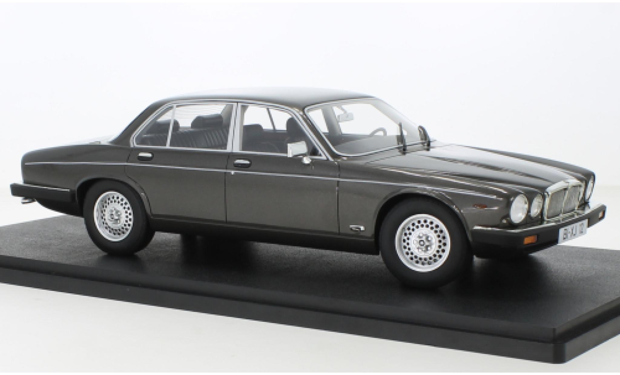 Jaguar XJ 1/18 Cult Scale Models SIII Sovereign metallise grey 1986 diecast model cars