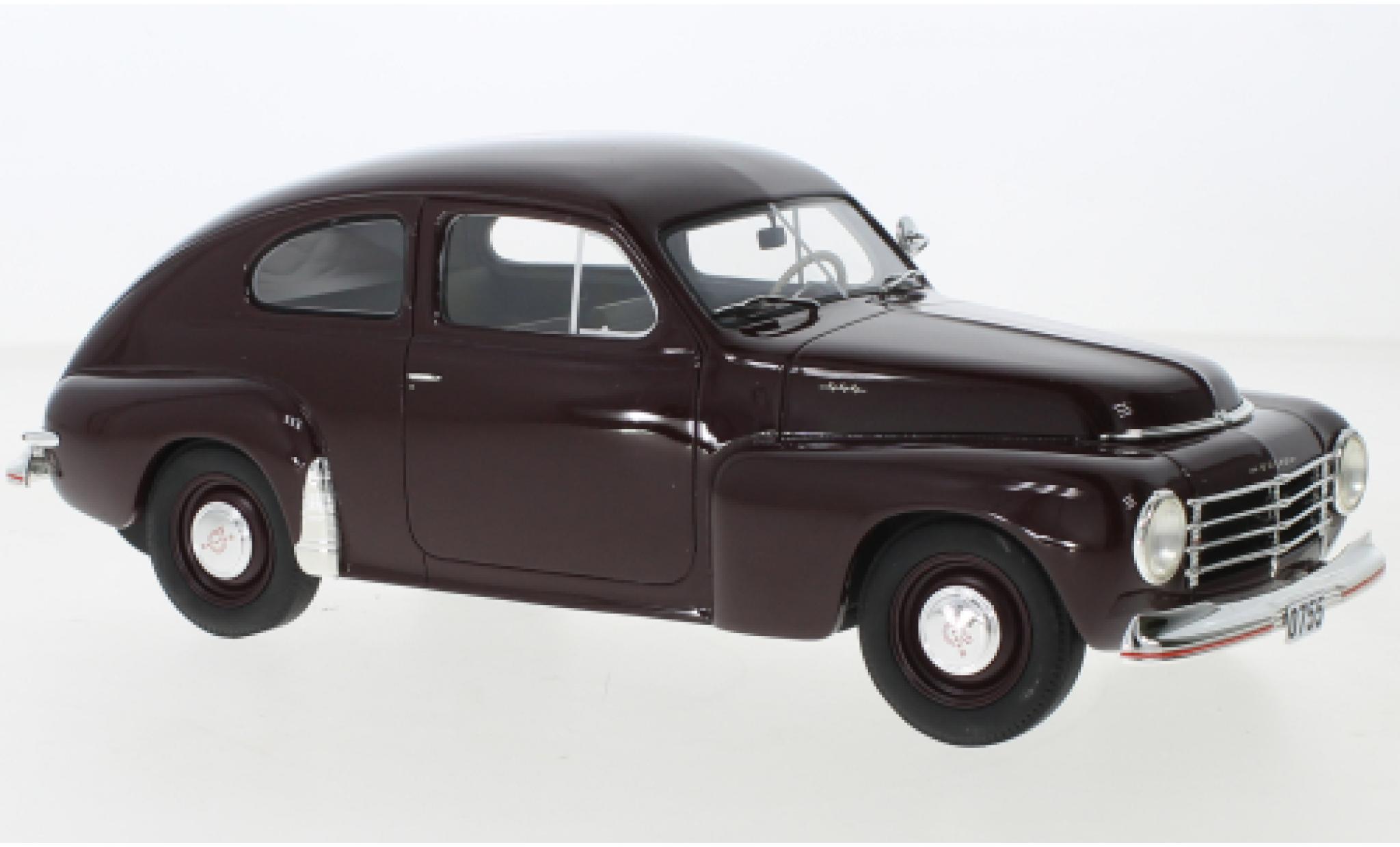 Volvo PV 1/18 Cult Scale Models 444 red fonc&eacute; 1947 diecast model cars