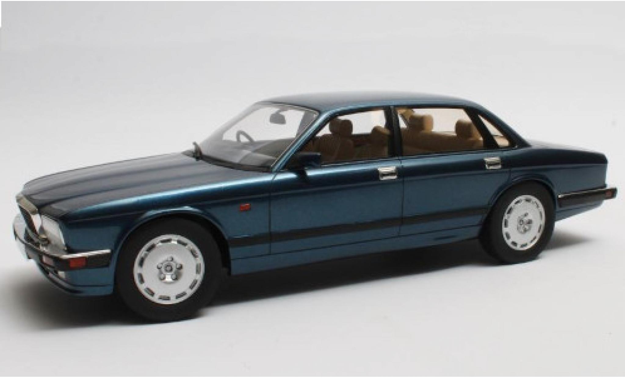 Jaguar XJ 1/18 Cult Scale Models R (40) metallic blue RHD 1990 diecast model cars