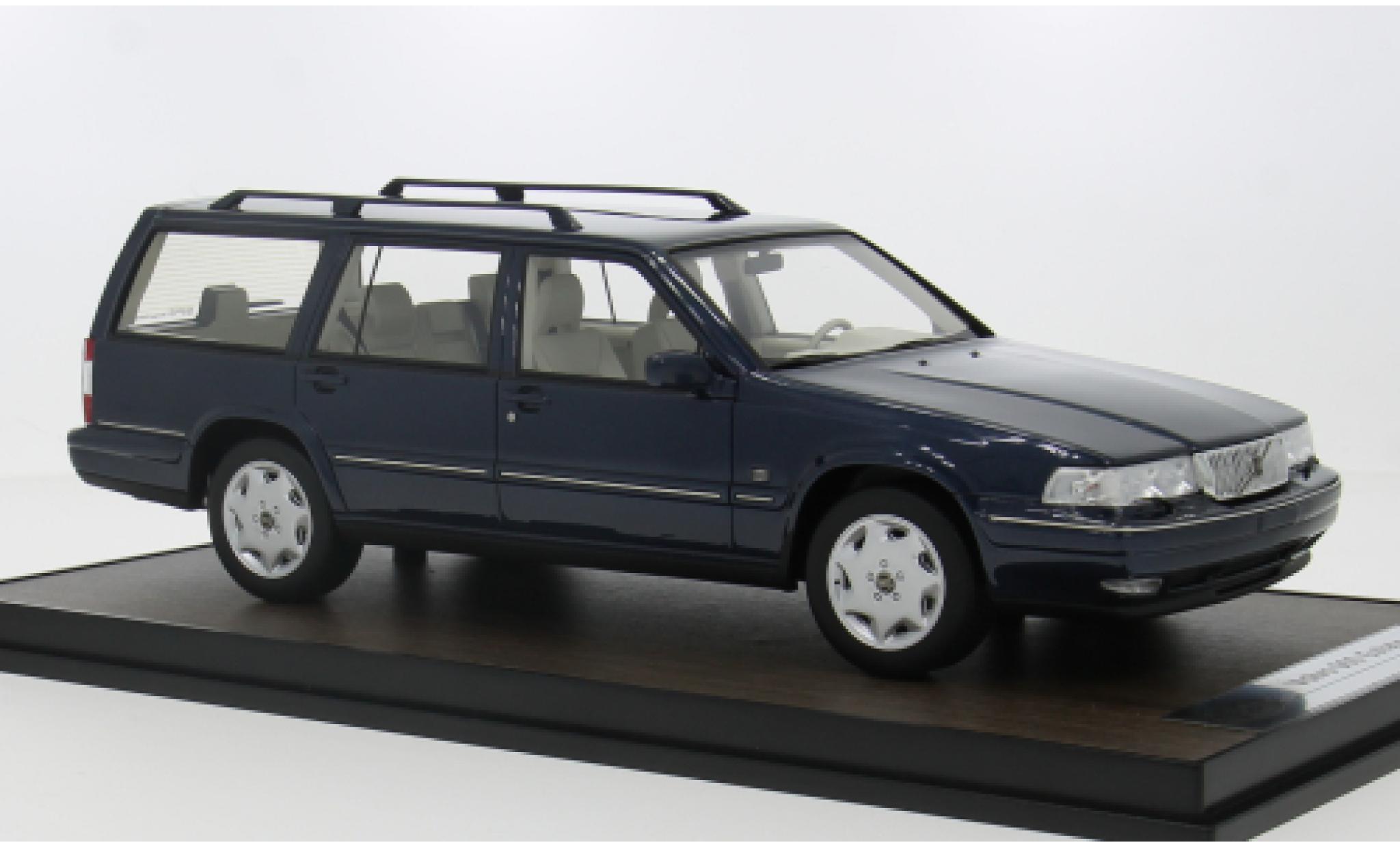 Volvo 960 1/18 DNA Collectibles Estate blue 1:18 diecast model cars