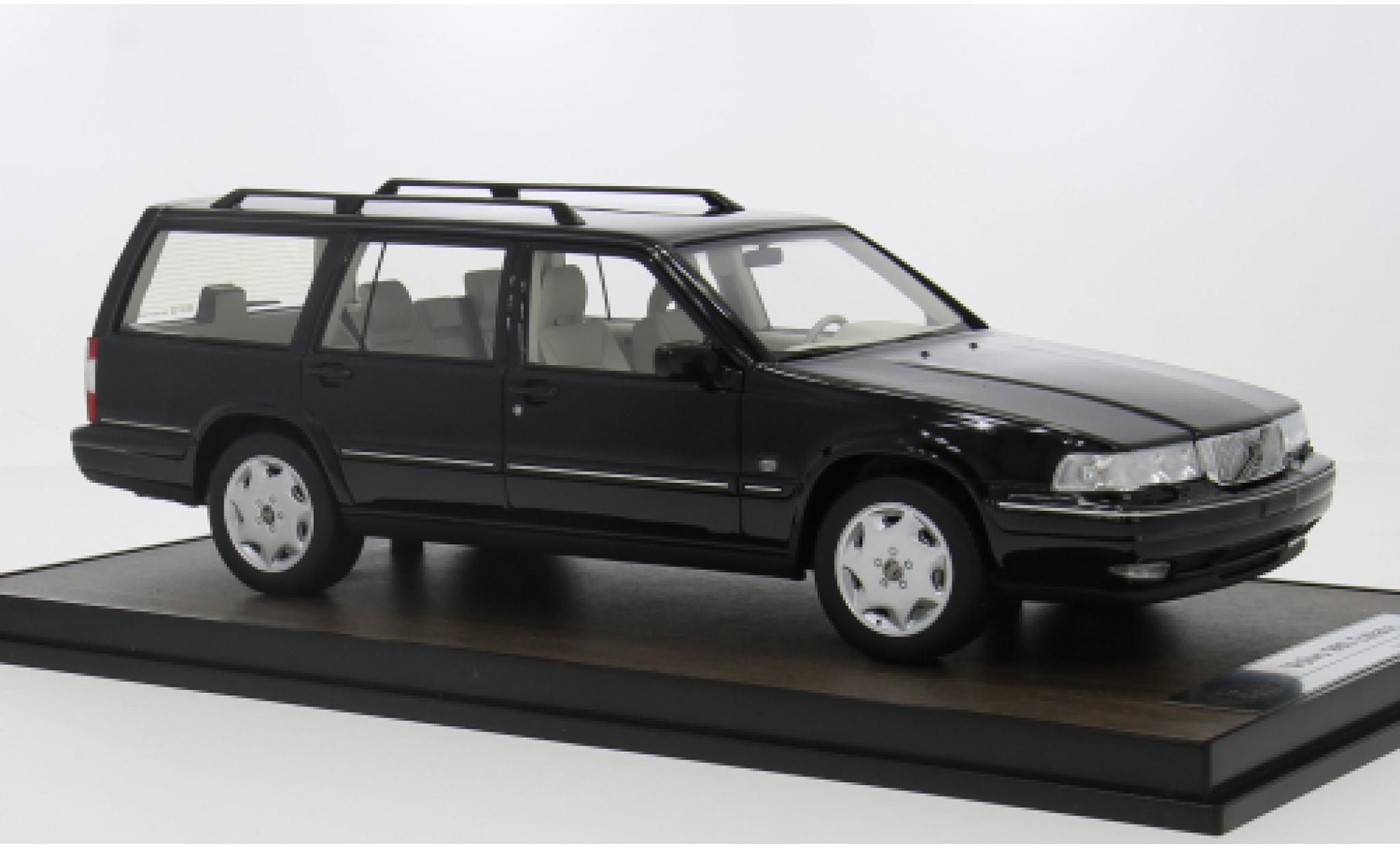 Volvo 960 1/18 DNA Collectibles Estate black 1:18 diecast model cars