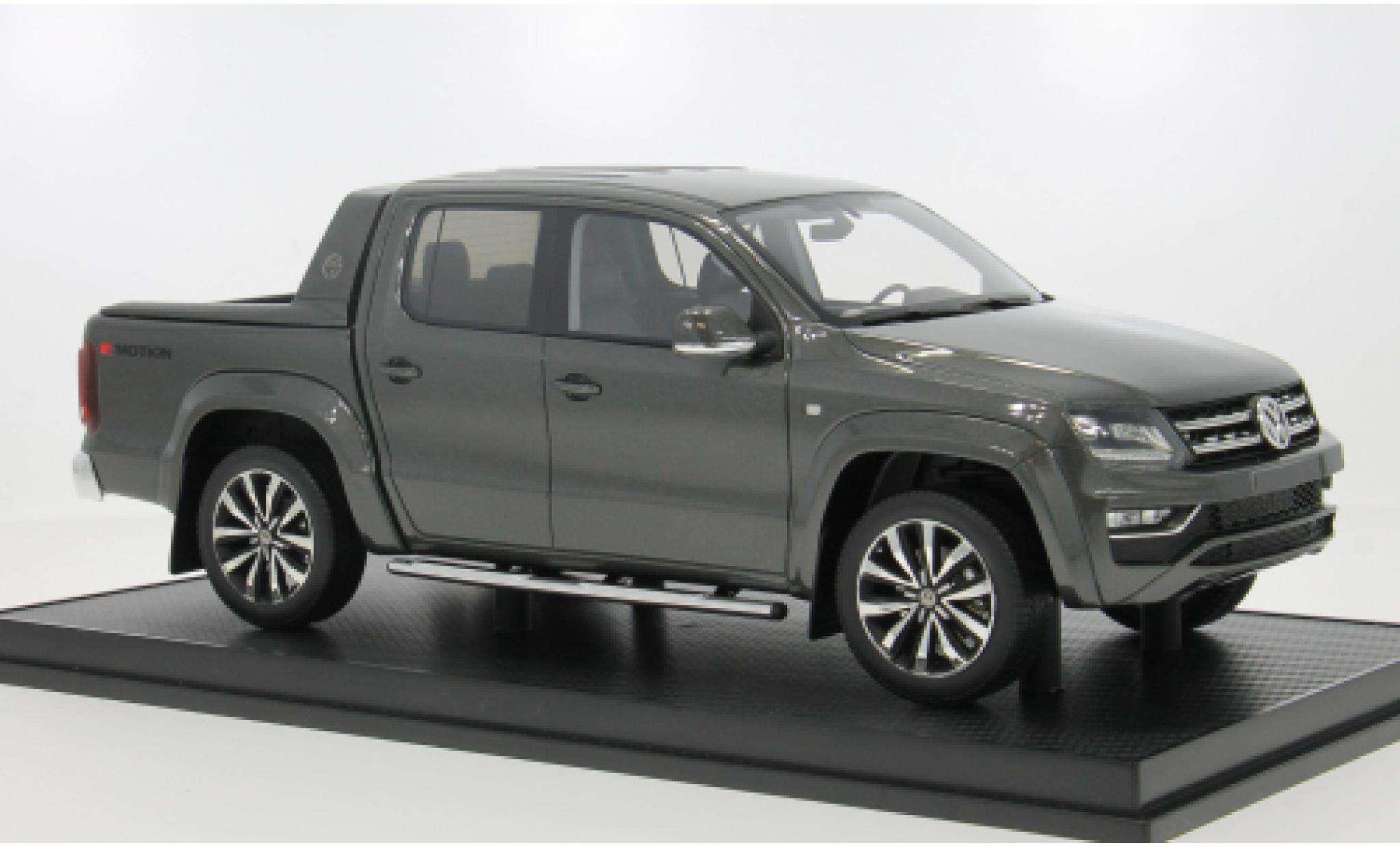 Volkswagen Amarok 1/18 DNA Collectibles grey 1:18 diecast model cars