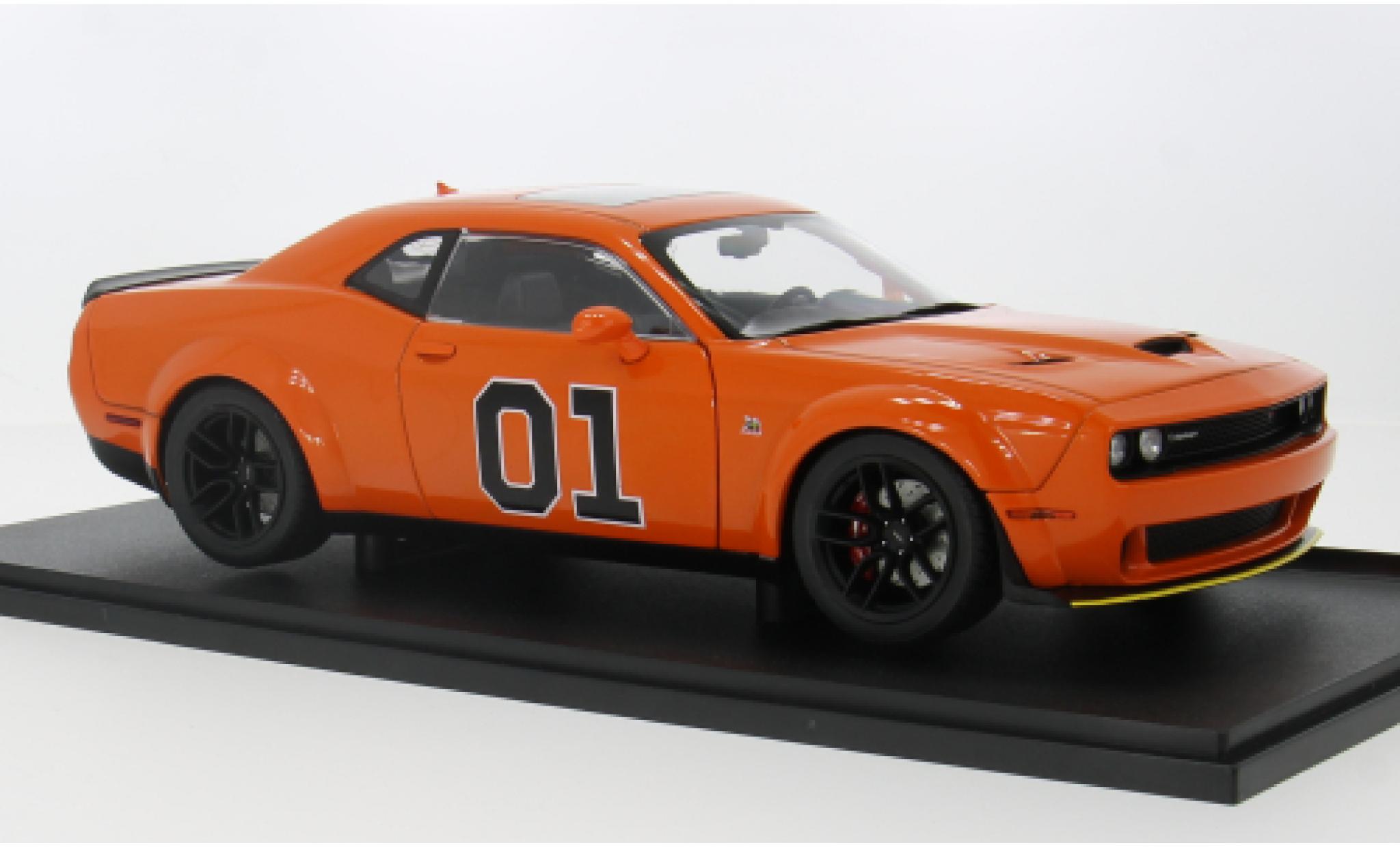 Dodge Challenger 1/18 Solido SRT orange 1:18 diecast model cars