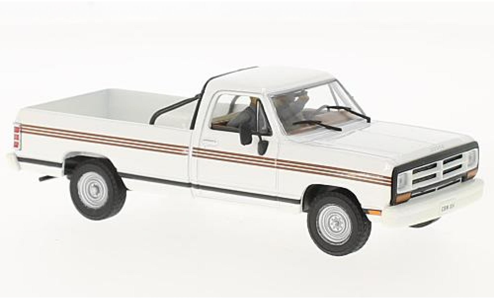 Dodge RAM 1/43 SpecialC Ram James Bon .-007 1:43 diecast model cars