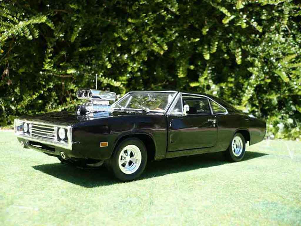 Dodge Charger 1970 fast and furious 1 1/18 Ertl