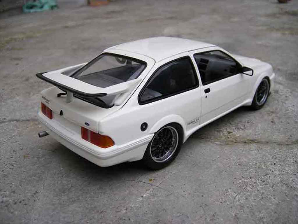 Ford Sierra Cosworth RS tuning white 1/18 Minichamps