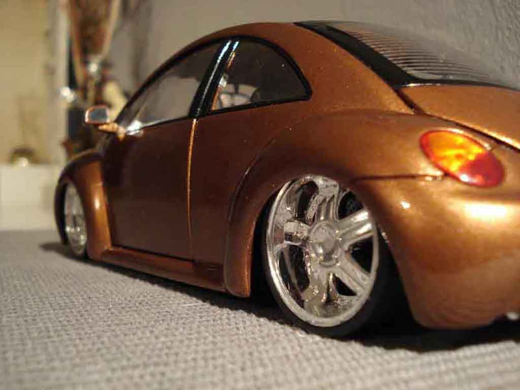 Volkswagen New Beetle Base lv up 1/18 Maisto