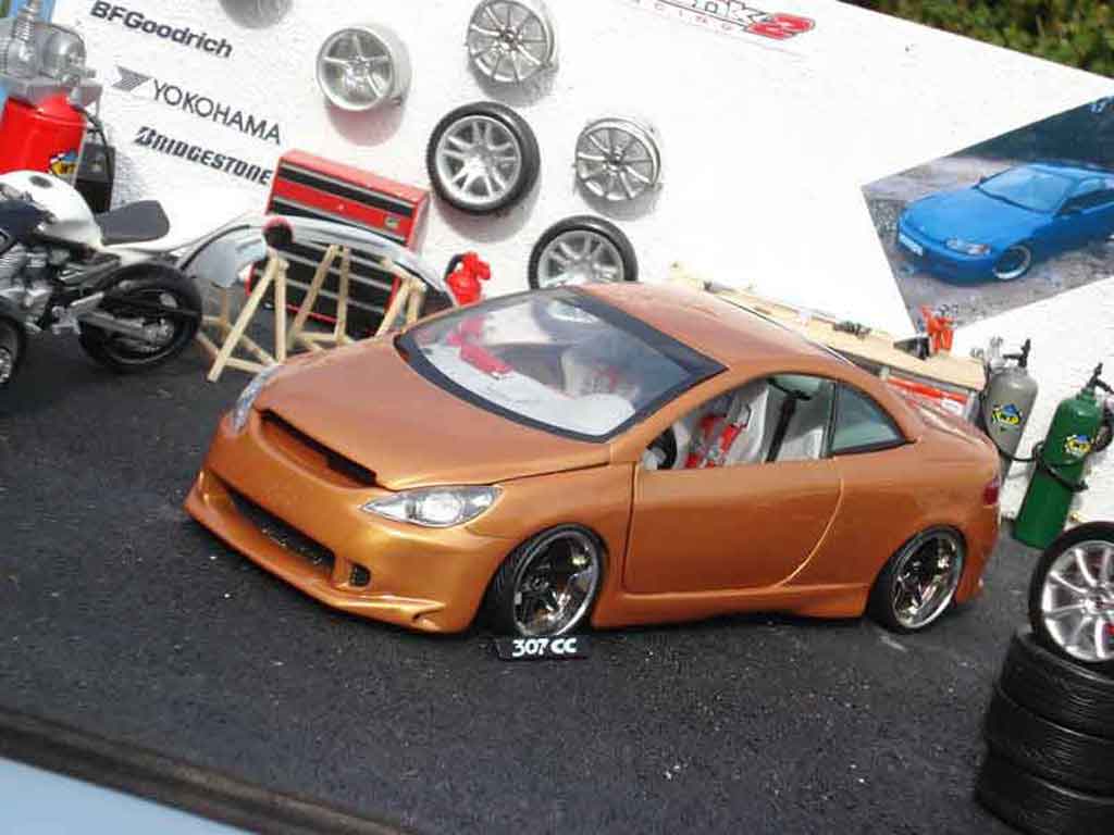 Peugeot 307 CC orange 1/18 Solido