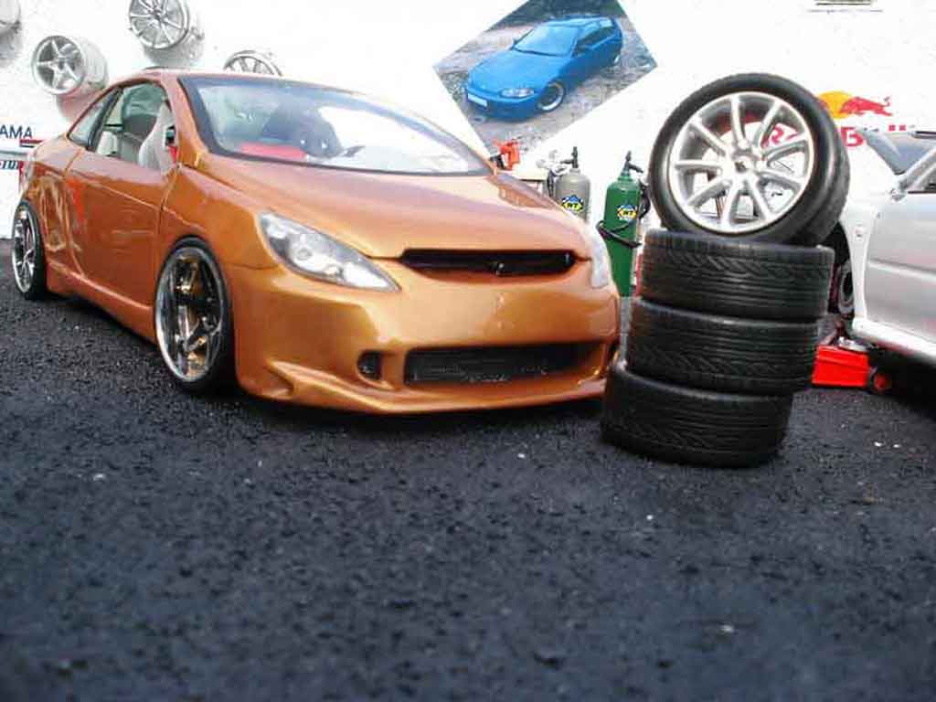 Peugeot 307 CC orange 1/18 Solido