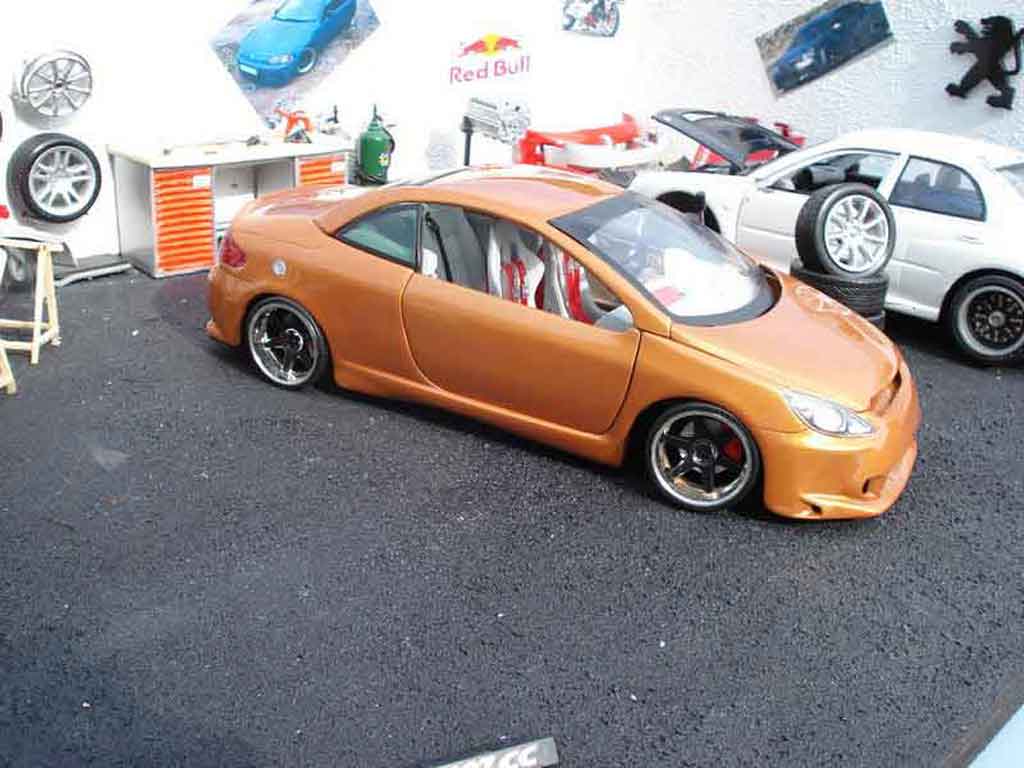 Peugeot 307 CC orange 1/18 Solido