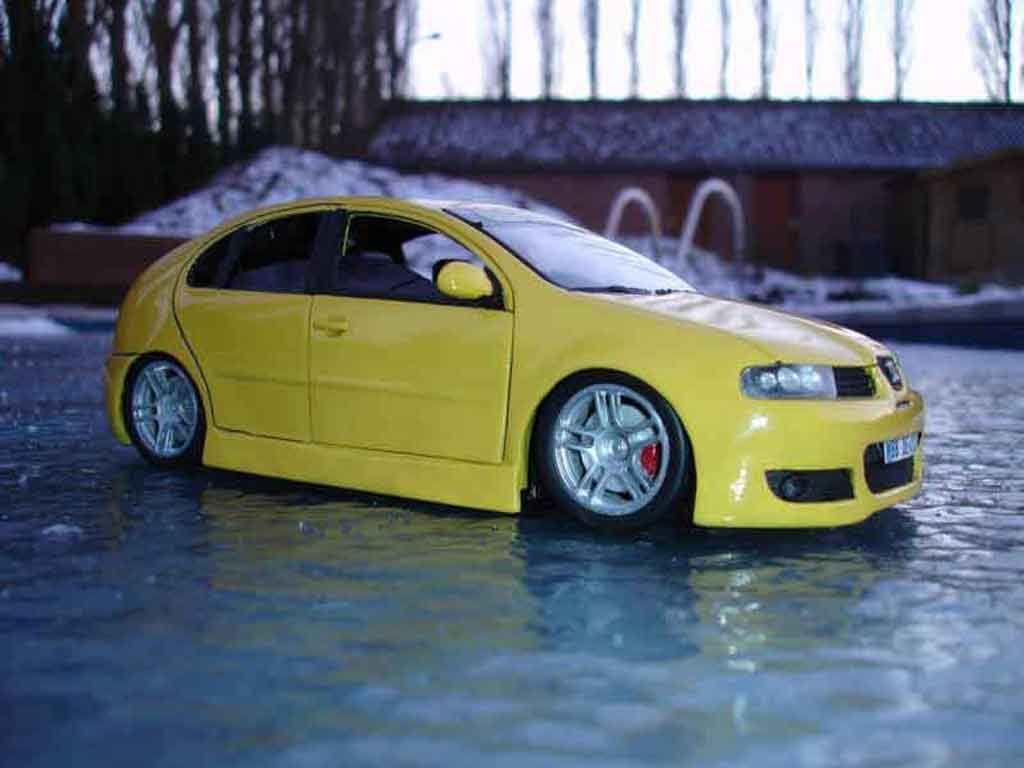 Seat Leon Cupra r 1/18 Burago