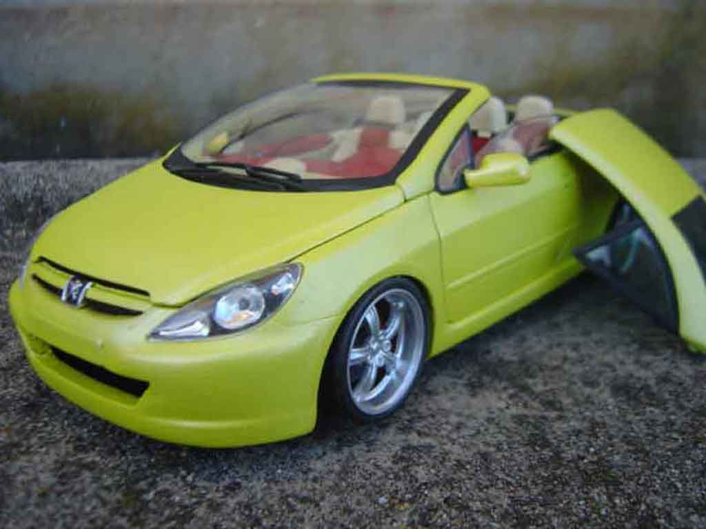 Peugeot 307 CC jantes 17 pouces 1/18 Solido
