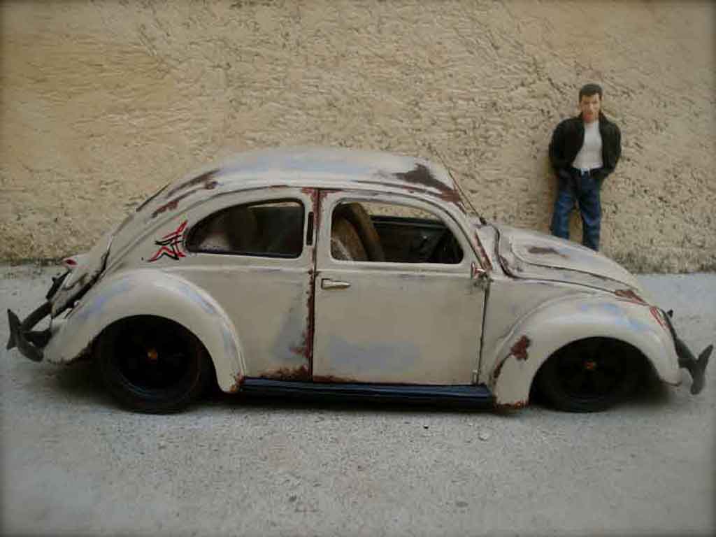 Volkswagen Kafer Base split 1951 old school 1/18 Maisto