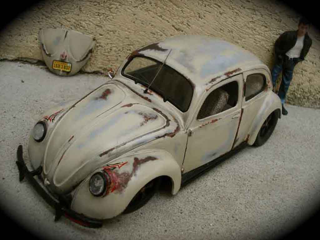 Volkswagen Kafer Base split 1951 old school 1/18 Maisto