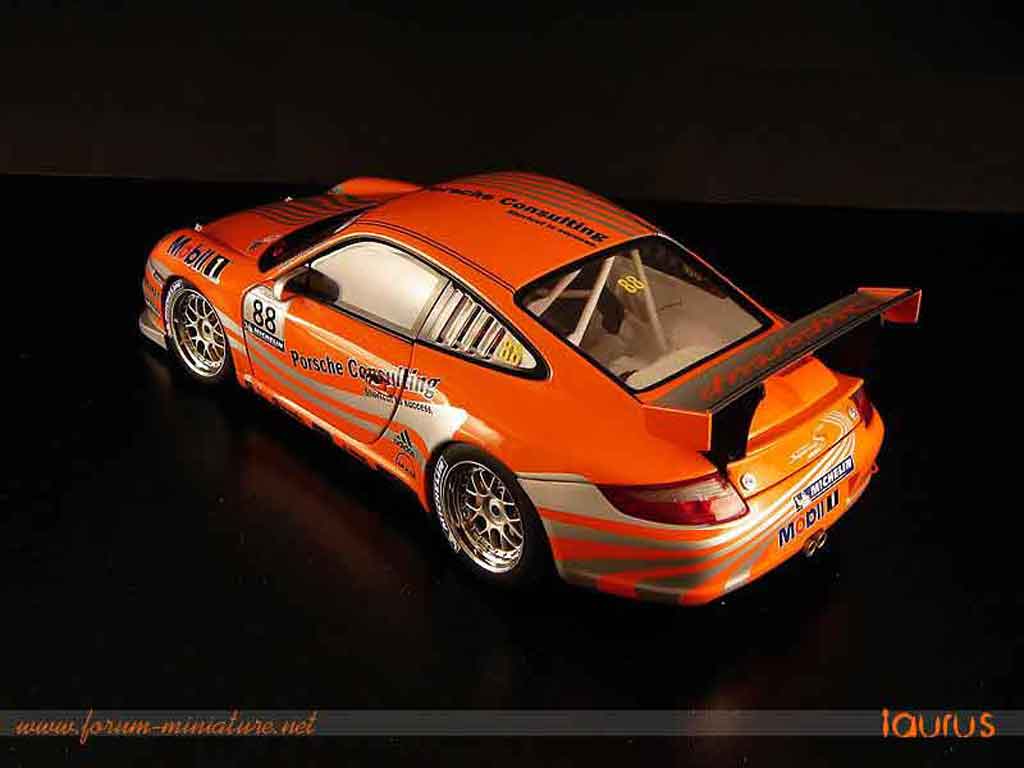 Porsche 911 GT3 CUP vip #88 1/18 Autoart