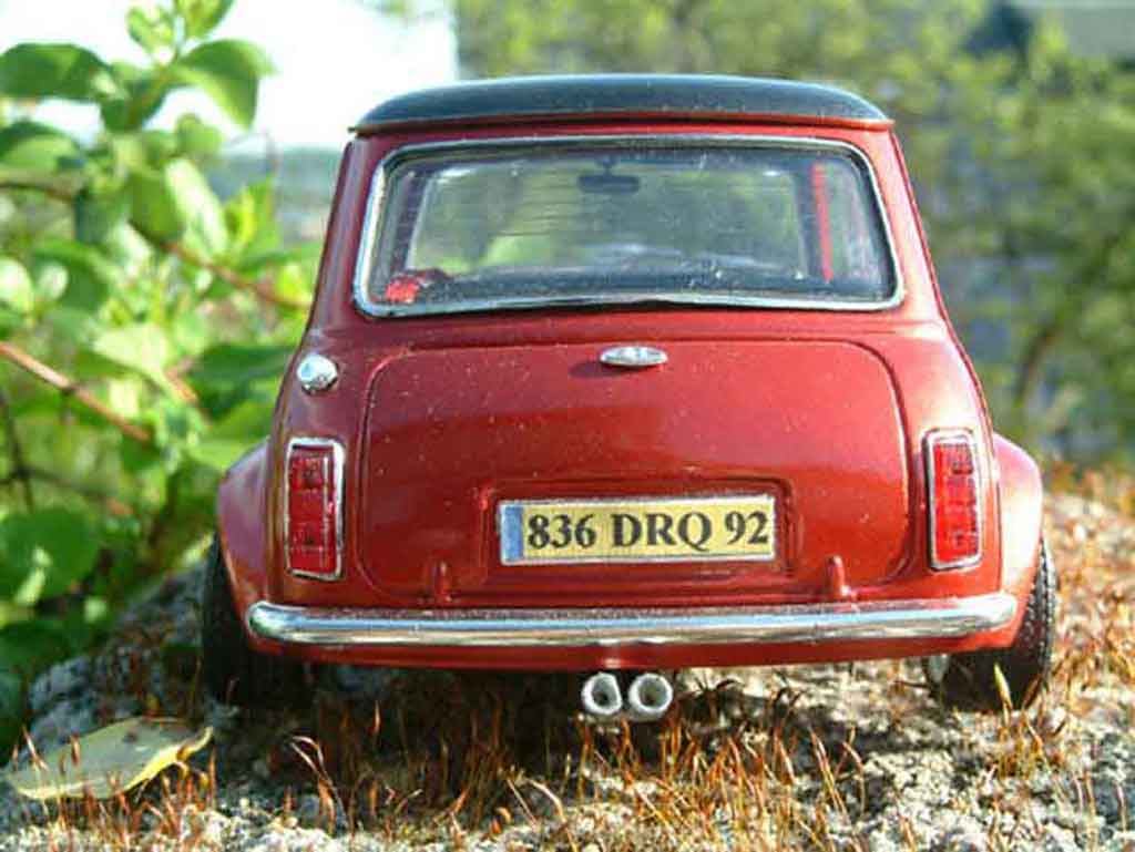 Austin Mini cooper racing 1/18 Burago