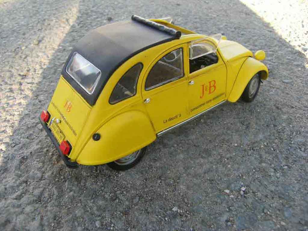 Citroen 2CV Berline j&b 1966 1/18 Solido