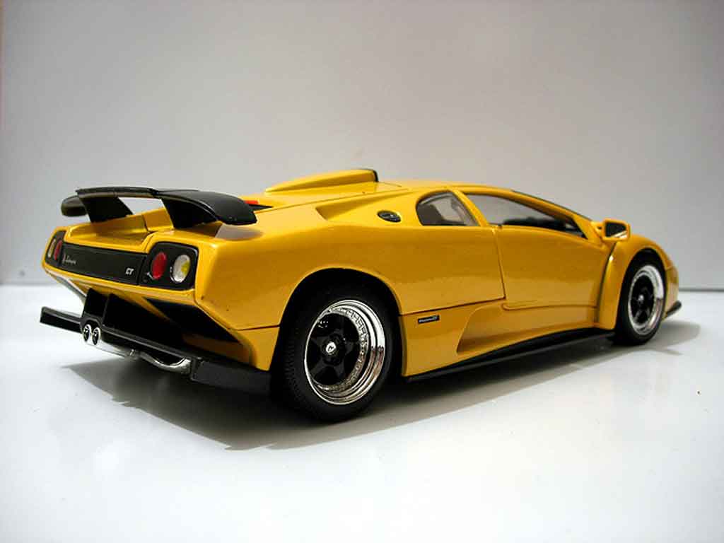 Lamborghini Diablo GT 1/18 Motormax GT yellow diecast model cars