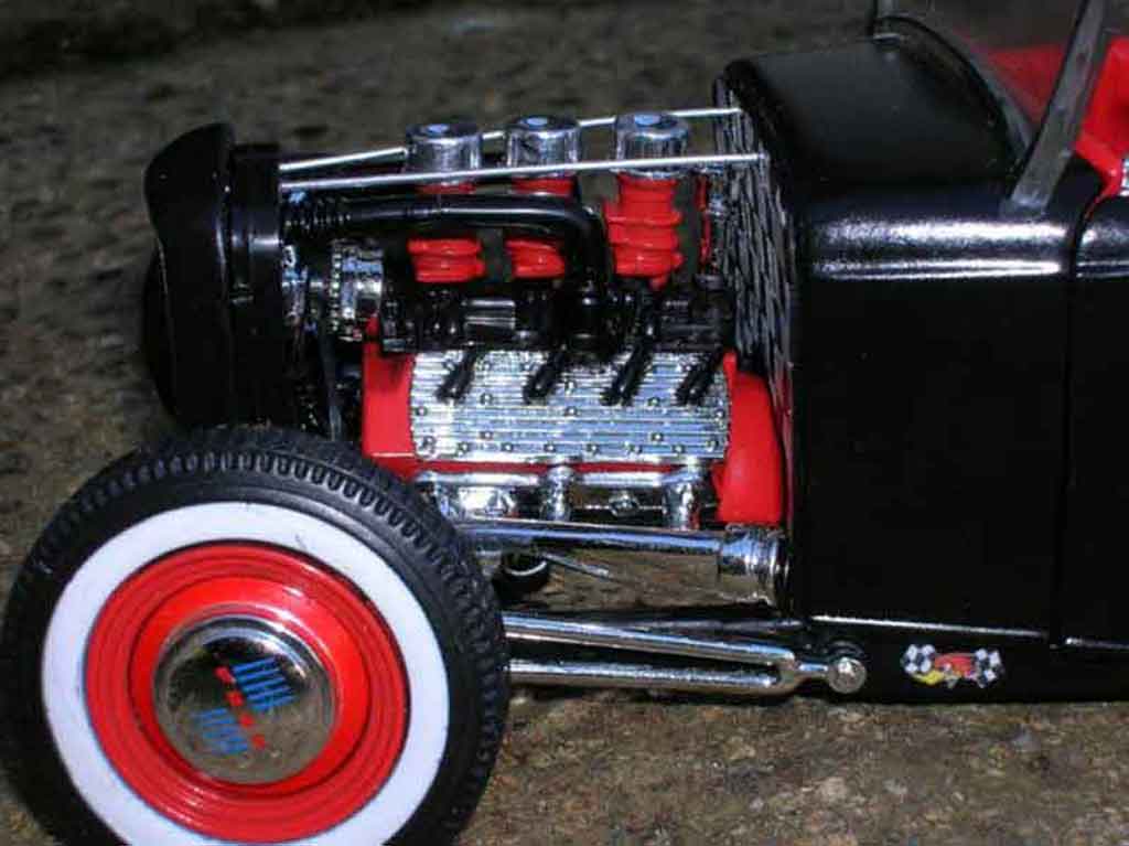 Ford 1932 Hot Rod noir red 1/18 Ertl