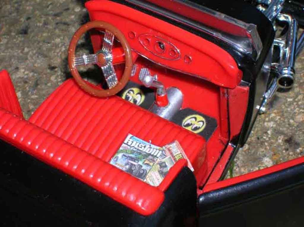 Ford 1932 Hot Rod noir red 1/18 Ertl