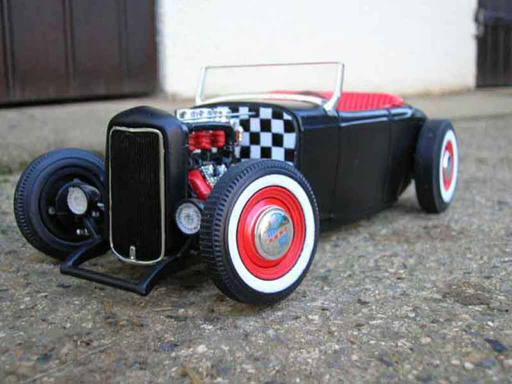 Ford 1932 1/18 Ertl hot rod noir red diecast model cars