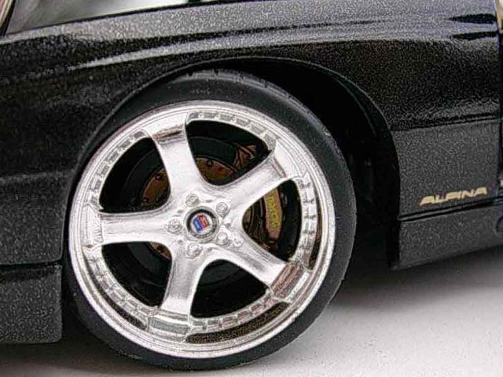 Bmw 850 ci e31 noir (z8 alpina) 1/18 Revell