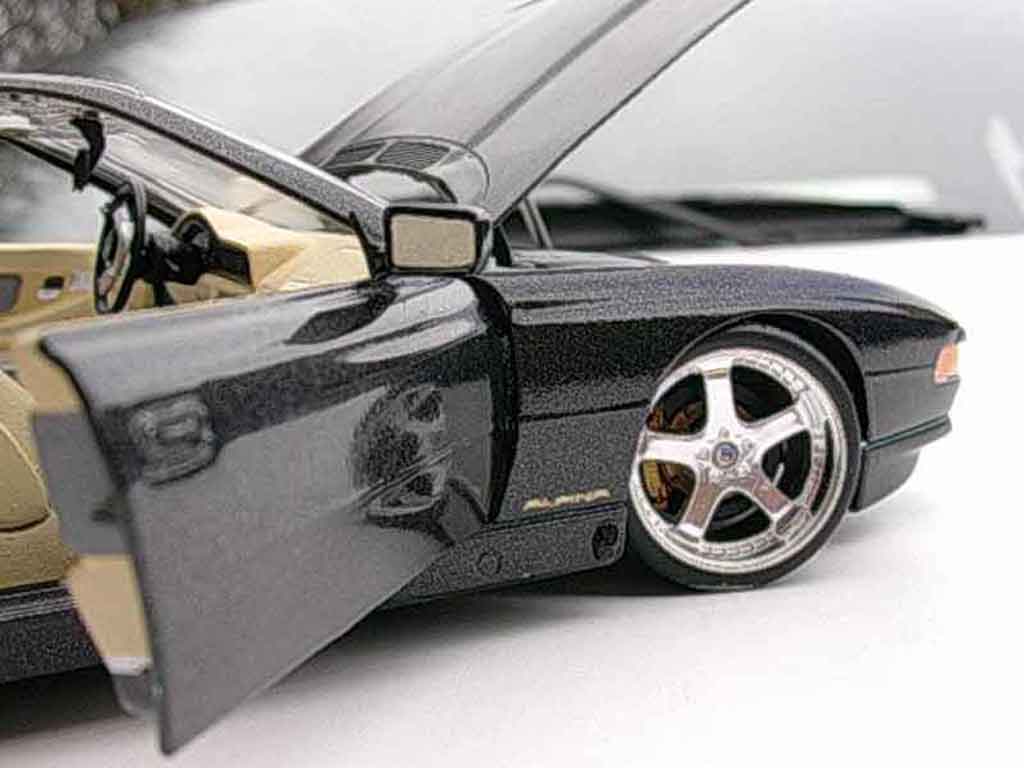 Bmw 850 ci e31 noir (z8 alpina) 1/18 Revell