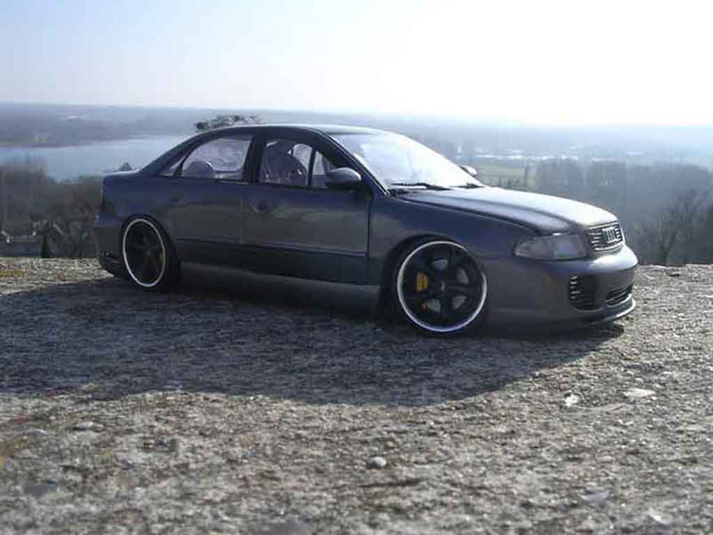 Audi A4 berline rs turbo techart grey anthracite 1/18 Ut Models