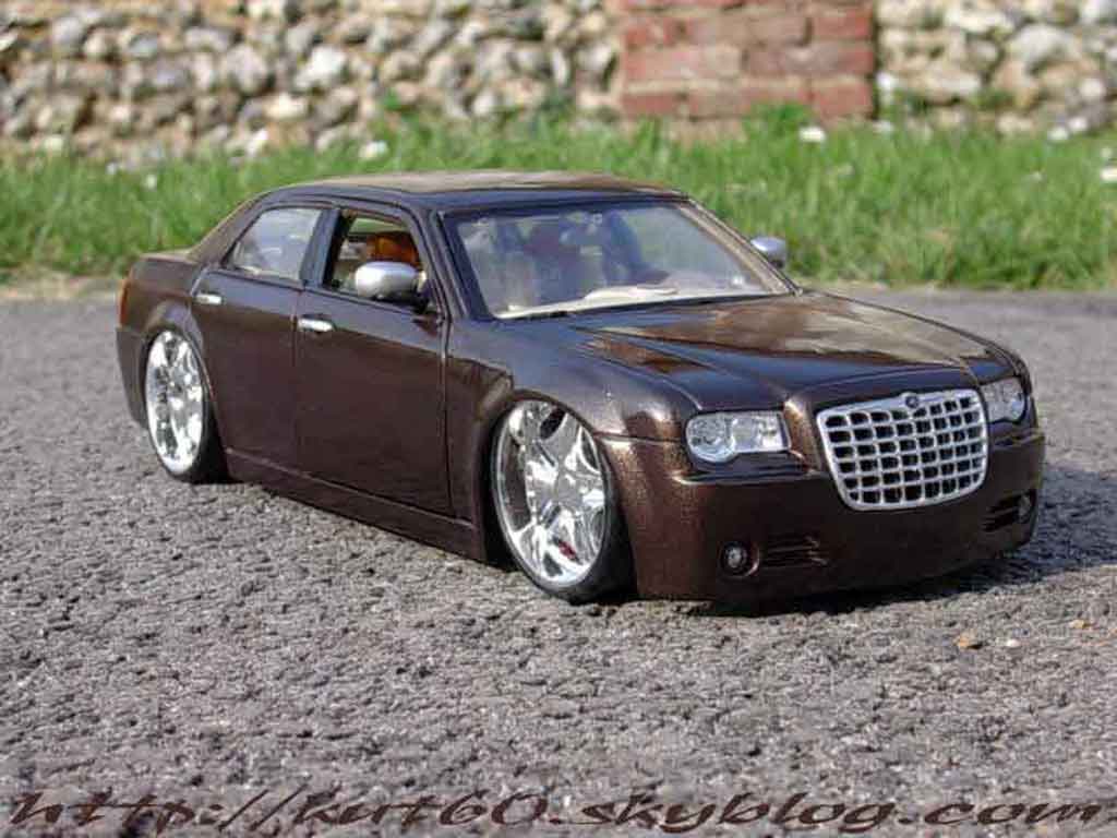 Chrysler 300C 1/18 Maisto show car louis vuitton diecast model cars