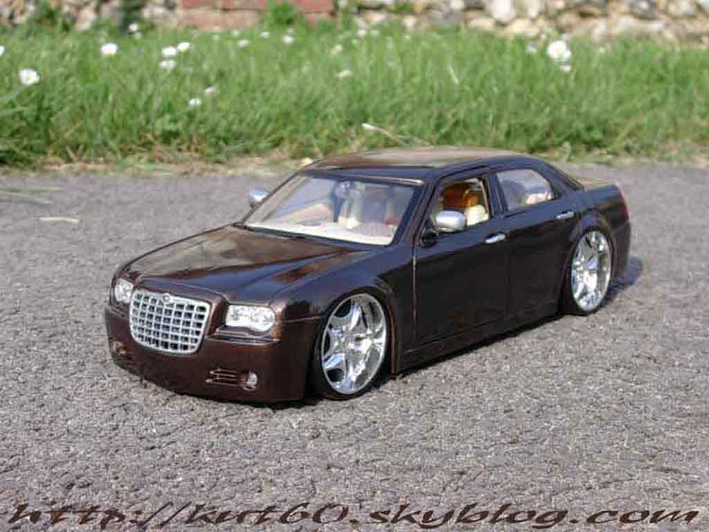 Chrysler 300C special edition show car louis vuitton 1/18 Maisto