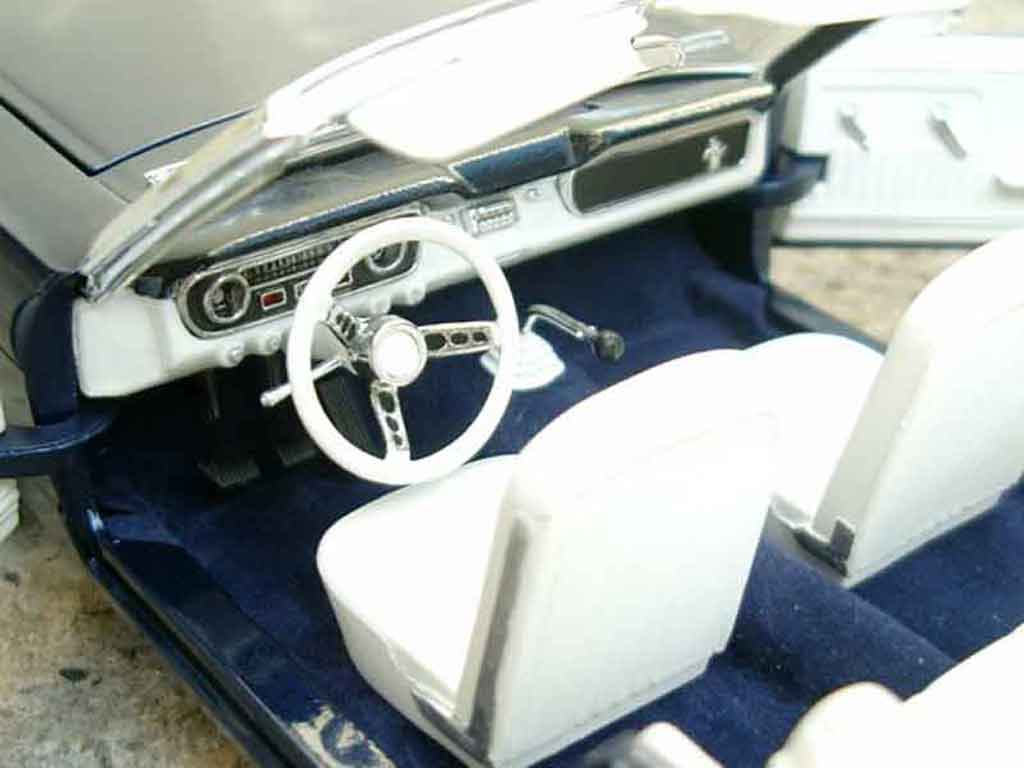Ford Mustang Convertible cabriolet blue 1/18 Jouef
