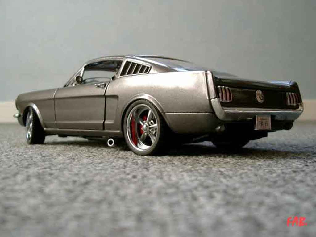 Ford Mustang Fastback coupe 1/18 Jouef