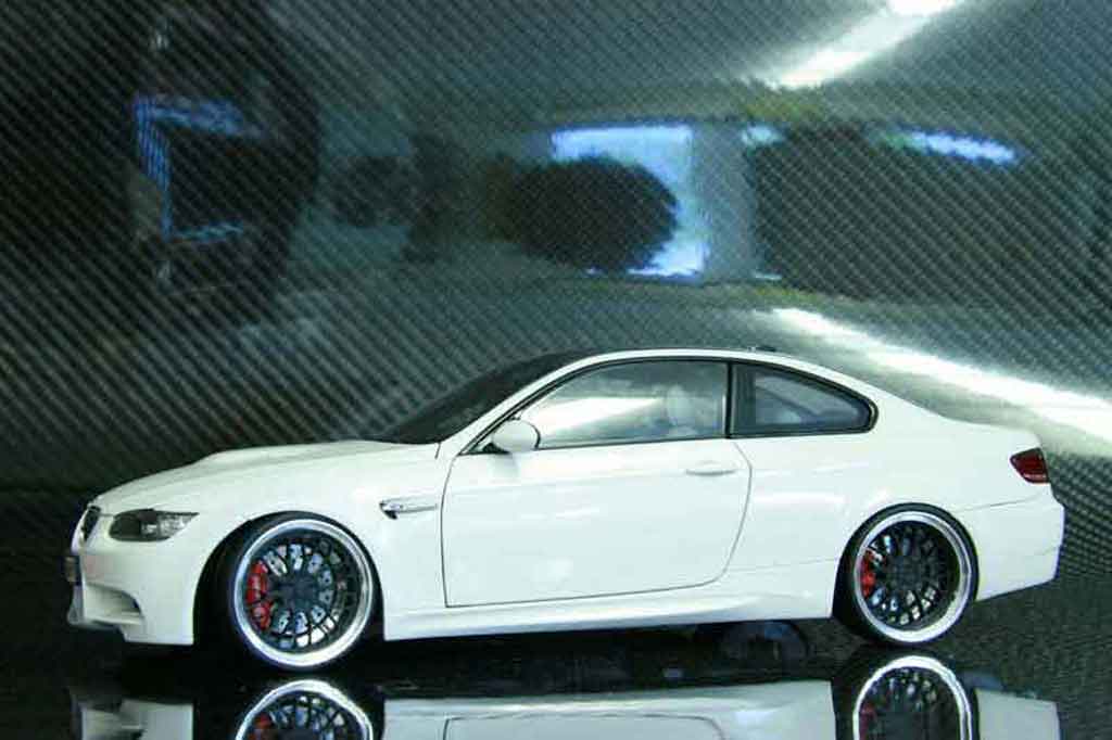 Bmw M3 coupe E92 alpine white carbone 1/18 Kyosho