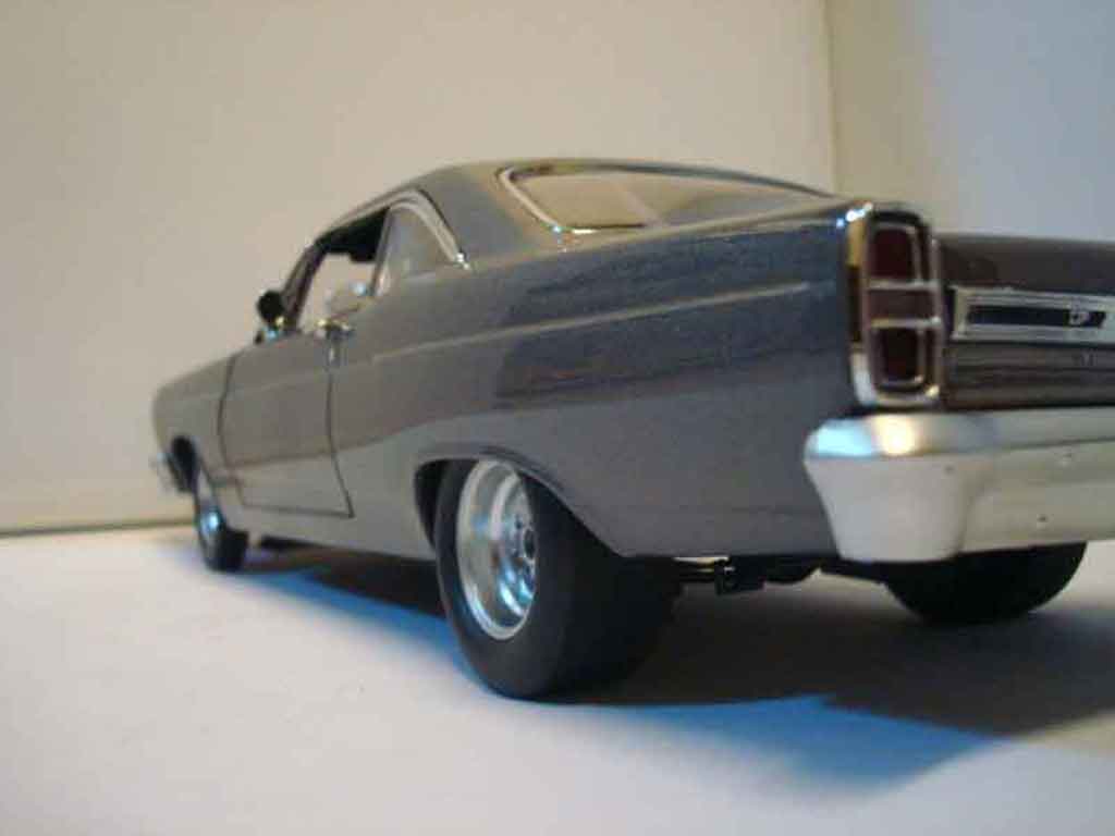 Ford Fairlane Berline 427 street machine limited edition nr 817 von 1250 1/18 GMP