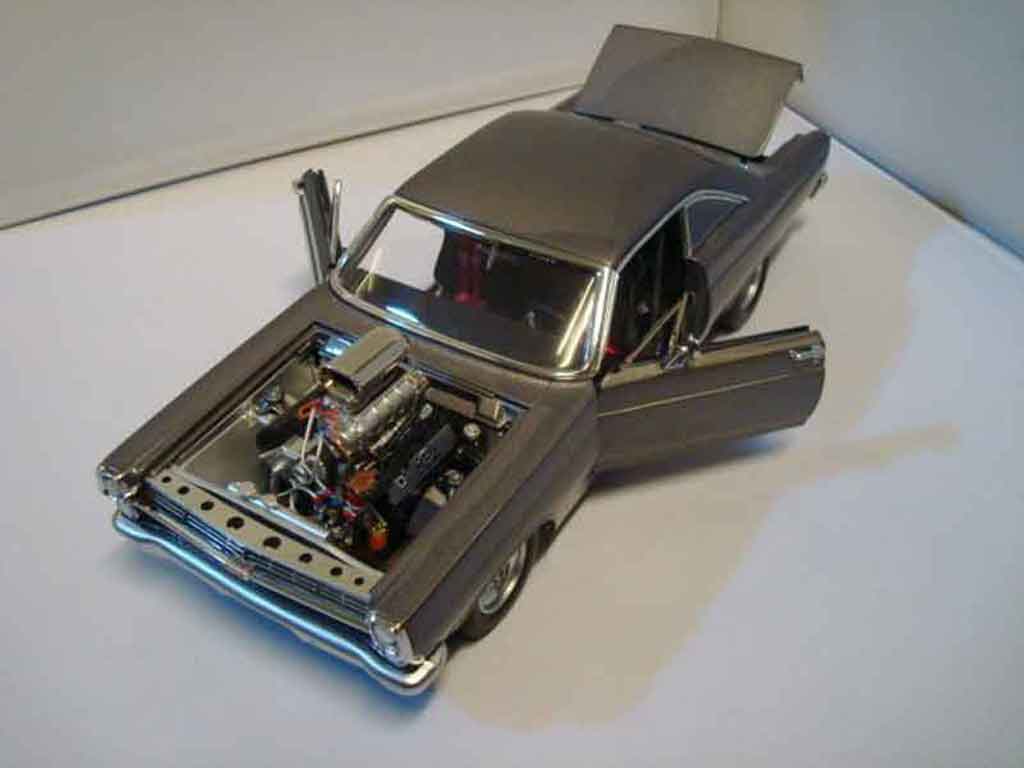 Ford Fairlane Berline 427 street machine limited edition nr 817 von 1250 1/18 GMP